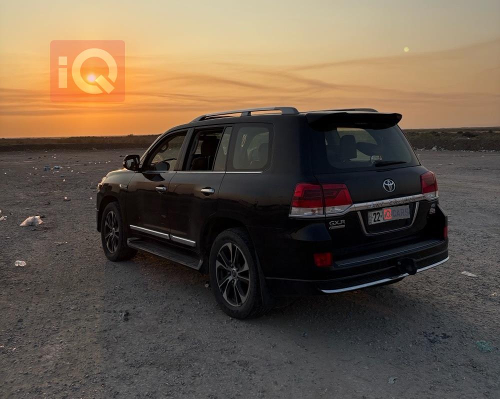 تويوتا لاندكروزر